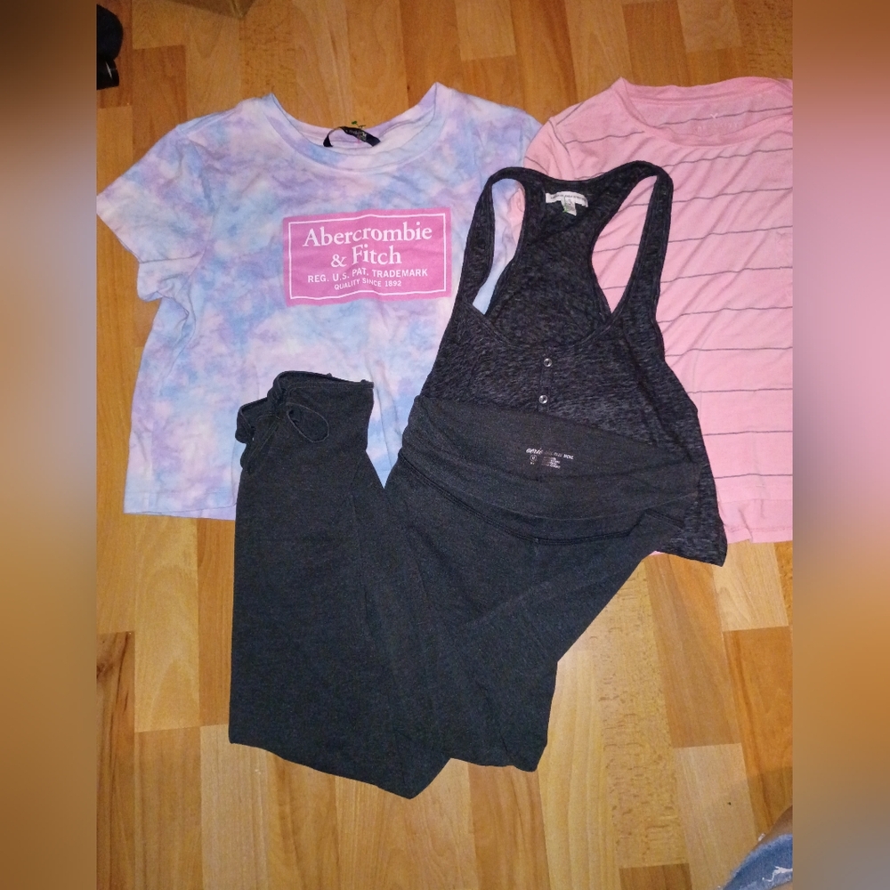 Abercrombie & Fitch & American Eagle Bundle Medium 4 items